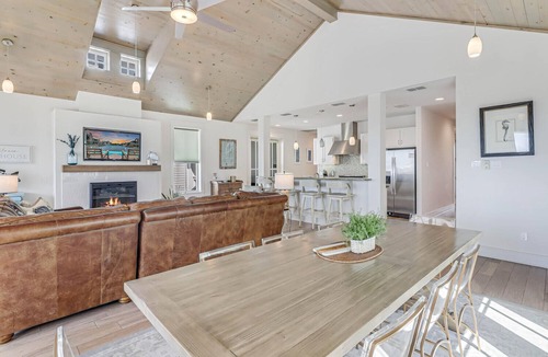 Cinnamon Shore House | Cozy Home on Lake and in Cinnamon Shore Cul-de-Sac + Pools & Amenities