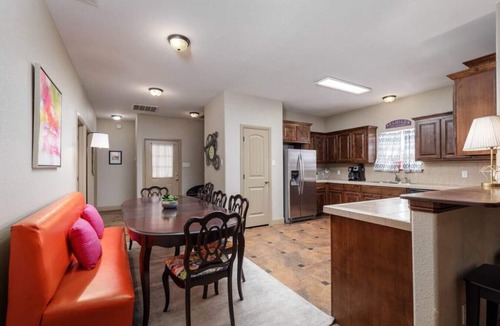 River Oaks House | Cozy Home Spacious Unit near FW Stockyards, AT&T by HomeStayPros