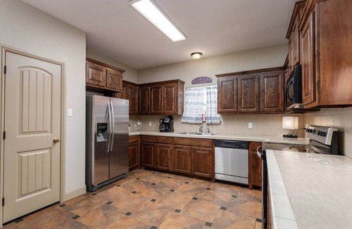 River Oaks House | Cozy Home Spacious Unit near FW Stockyards, AT&T by HomeStayPros