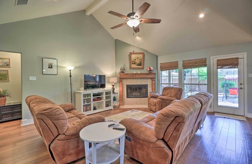 Apache Shores House | Cozy Home with Patio & Yard, 3 Mi to Lake Travis!