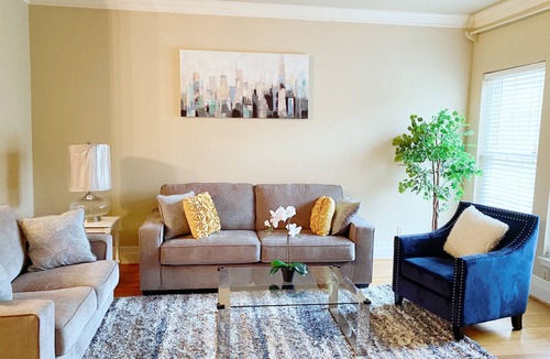 Nassau Bay House | Cozy King Bed I 0.2mile NASA I1mile Sea Park I Whole House