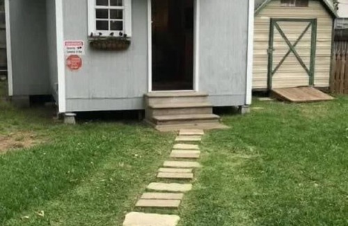 Freetown - Port Rico Apartment | Cozy Lafayette Apartment Free Parking Kitchen & Family Friendly