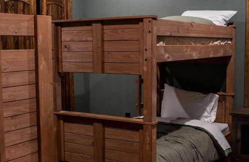 Simms Cabin | Cozy Lodge at Ward Creek Ranch close to interstate and wedding venues.