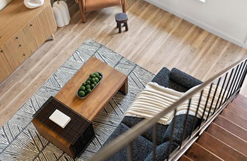 St. Edwards Apartment | Cozy Loft Near SOCO, Downtown! Parking, Dogs OK, WiFi