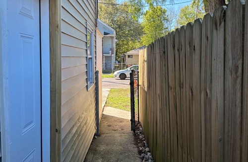 Gentilly Terrace Apartment | Cozy lower-level 1 bedroom studio in NOLA with Private Covered Outdoor Patio