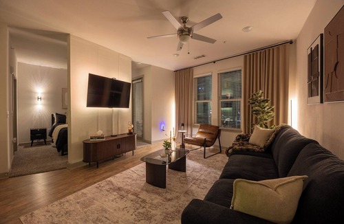 Fort Worth Apartment | Cozy Modern Luxury Apartment in Fort Worth