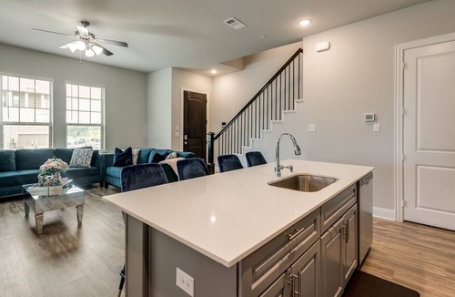 Frisco House | Cozy Private room + bathroom with Queen Bed in Frisco - Close to PGA & The Star