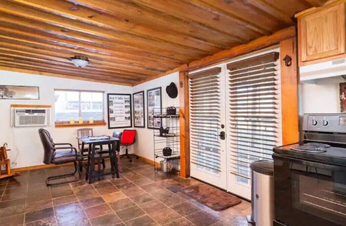 Voth House | Cozy ranch guest house on 300 acre Ranch, pets ok Big Thicket National Preserve