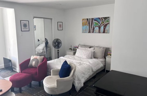 Broadmoor Apartment | Cozy, safe, centrally located studio