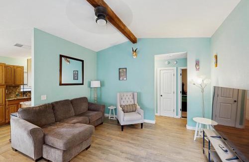 New Territories House | Cozy San Antonio home with washer/dryer and enclosed backyard