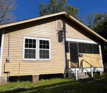 Mid City North House | Cozy Yellow Home near LSU and Downtown