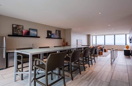 Downtown Dallas Apartment | CozySuites at LTV