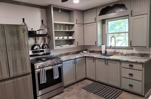 Fort Smith Cottage | Craftsman 4-bedroom 2 bath cottage/walk to parks, shops & eats downtown