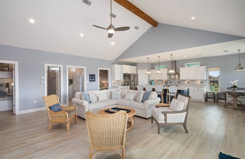 Crystal Beach House | Crystal Villa - Beautiful 3 bedroom home close to beach with great Gulf Views