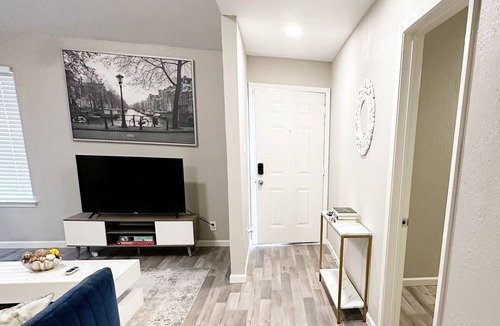 Fort Worth House | Ctrl+Alt +Relax - Cozy Work Stay house with WiFi, AC in Fort Worth