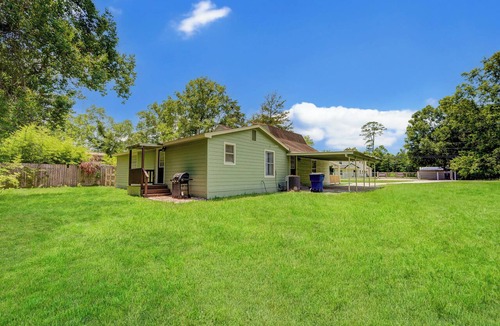 College Park House | Cute & Cozy! 5 Min from Woodlands Med Center 10 min from Woodlands Pavilion