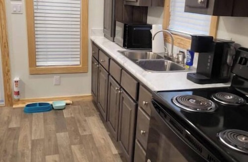 Fred House | Cute Tiny Home on the River