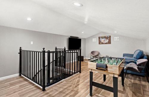 Leon Valley House | CYC Eclectic Back House with BBQ Gazebo
