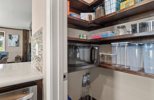 Negreet House | Déjà Blue plus Guest House, Wi-fi, Pier, Stunning Views, Cozy Neighborhood