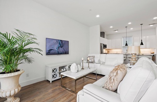 Knox - Henderson House | Dallas Modern Townhome Near Lower Greenville