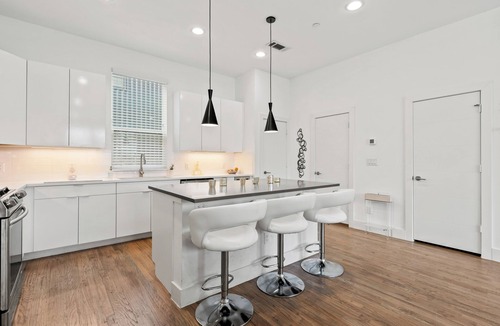 Knox - Henderson House | Dallas Modern Townhome Near Lower Greenville