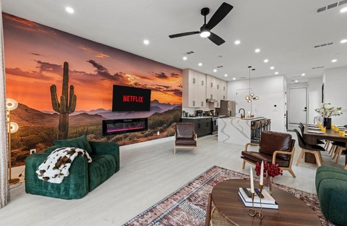 West Dallas Villa | Dallas Retreat Hot Tub Fire Pit EVCharger