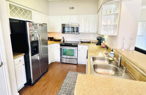 Cityplace Apartment | Dallas Uptown Chic 1BR overlooking Katy Trail