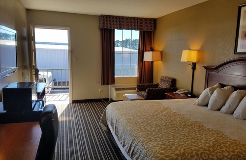 Leesville Hotel | Days Inn by Wyndham Leesville