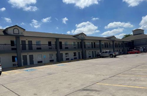 North San Antonio - SAT Hotel | Days Inn by Wyndham San Antonio Interstate Hwy 35 North