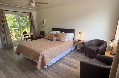 Bull Shoals Resort | Daysailer #220 @ Bel Arco on Bull Shoals Lake