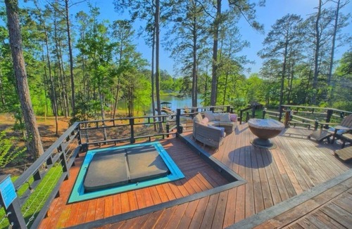 South Toledo Bend House | Decked Out was chosen by it's new owners for it's long history of great reviews.
