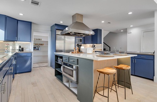 Old East Dallas House | Deep Ellum Villa | Pool · Game Room | Sleeps 14