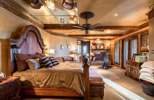 Venus Resort | Deep in the Heart of Texas there is a pearl, The Pearl Ranch!n