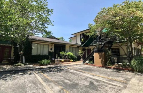 Eureka Springs Historic District Apartment | Deer Hollow Cottage at Tradewinds