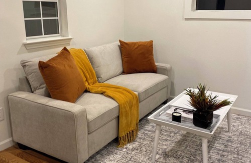 Oak Cliff House | Delightful 1-bedroom barn with AC in vibrant Dallas