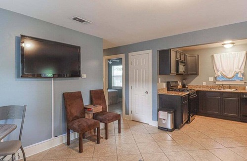 Biloxi House | Delightful 2-bedroom, 1-bath home near Biloxi's scenic Back Bay.