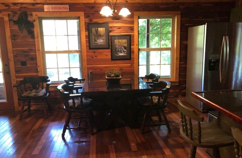 Heber Springs Cottage | Delightful Log House on the Little Red River with hot tub!