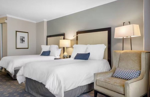 Central Business District Hotel | Deluxe 2 Double Beds, Riverfront Hotel – Ideal for Groups & Families