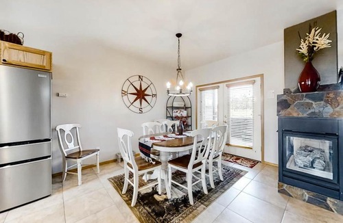 Redmond House | Desert Eagle On Par