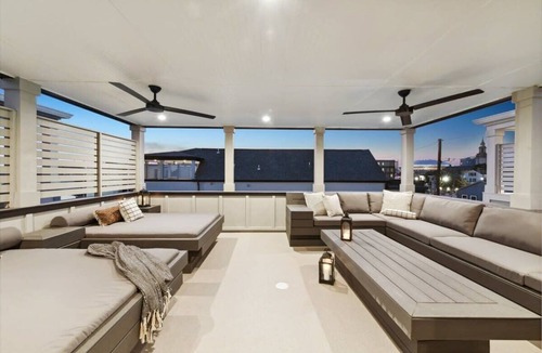 Faubourg Lafayette Condo | Designer Home | Heated Pool & Rooftop