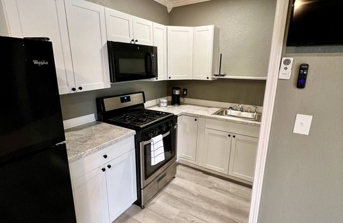 Alexandria Apartment | Designer shower/1beds/airport/coliseum/hospital