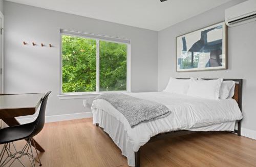 MLK Apartment | Detached 1 Bed 1 Bath In-law Suite 3 miles from Downtown!