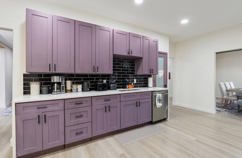 North Richland Hills House | DFW Basecamp ✨ Sleeps 16 ⚽ MAJOR INTERNATIONAL SPORTING EVENT Retreat ✦ 🤠 Stockyards ✦ 🎤 Karaoke ✦ 🏀 Court 🌌