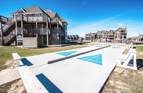 Duck Condo | Direct Beach Access! 3BR Condo w/Pool & BBQ