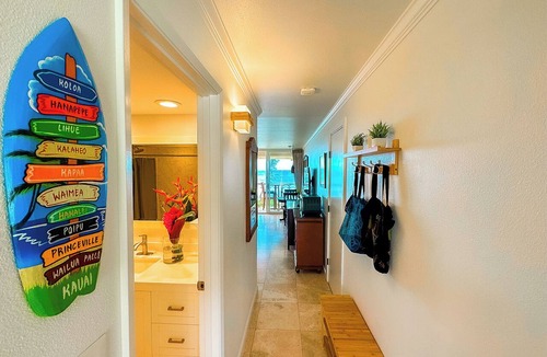 Wailua Condo | Direct Ocean Front, Top Floor Studio Paradise