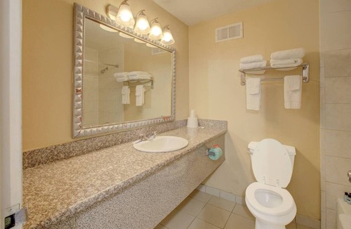 Duncanville Hotel | Discover Duncanville Charm from a Comfortable 4-Room Stay w/Free Parking