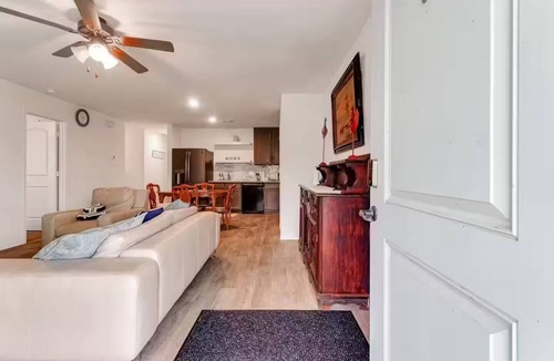 Willis House | Docked at Lake Conroe in Willis