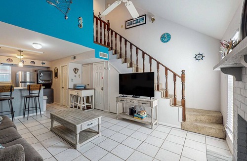 Corpus Christi Condo | Dog-friendly condo with WiFi - minutes from beach
