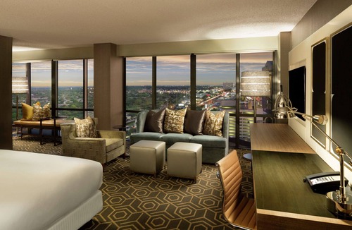 Dallas Hotel | DoubleTree by Hilton Dallas - Campbell Centre