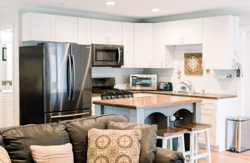Mermentau Apartment | Downstairs Studio style apartment on the River